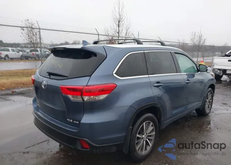 2018 Toyota Highlander Xle из США, поврежденный, VIN 5TDJZRFH7JS823714